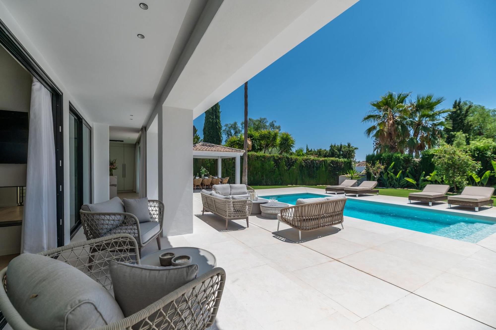 Vacation I Miraluna, Private Gated Community, Walkable To Golf Courses, Private Pool, Refurbished In 2024 * Marbella